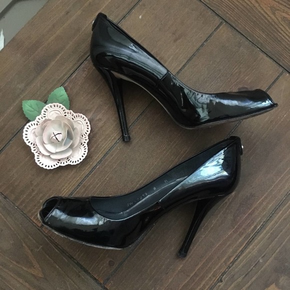Stuart Weitzman Black Patent Leather Stiletto 8 - Picture 1 of 7